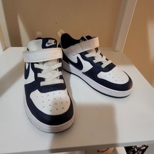 Toddler Nike Navy/ White sneaker 9c